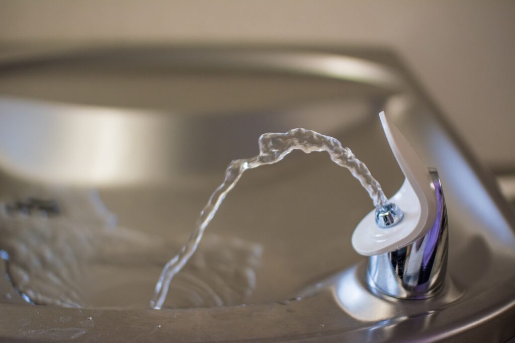 drinking fountain, fountain, plumbing-1340243.jpg